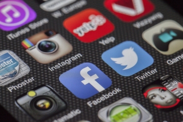 Social-Media-Services